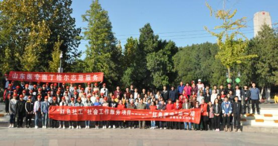 难忘革命往事“红色课堂”浓情开讲红色基因脉动泉城