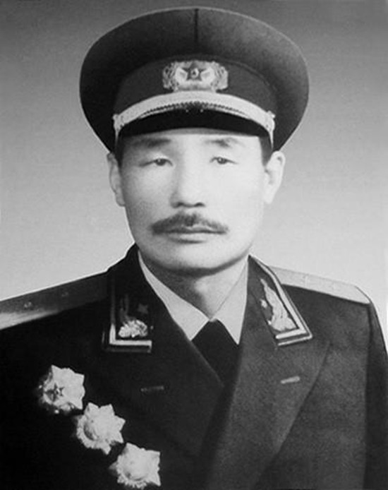 孙毅中将