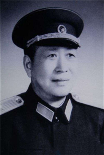 常乾坤中将