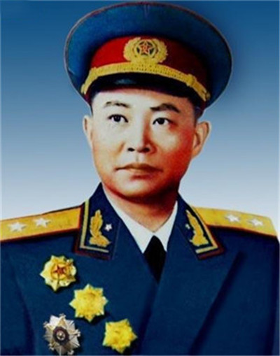 黄新廷中将