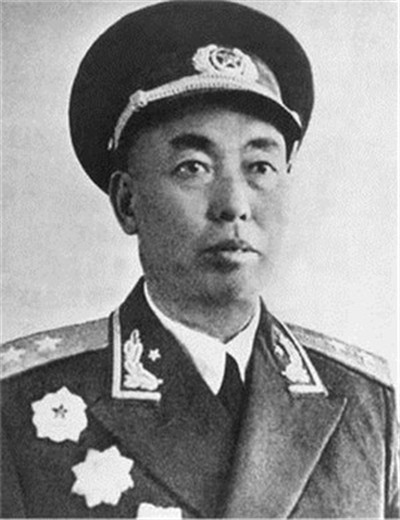 谭冠三中将