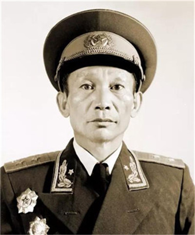 吴先恩中将