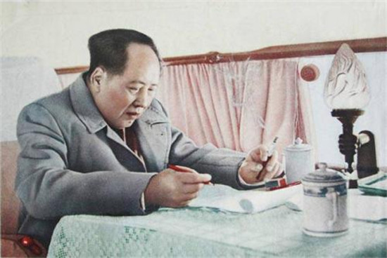 人民日报整版颂扬毛主席：历史终于回归正途！