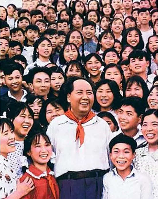 侯立虹：毛主席60年前戴上红领巾 ——六一儿童节有感