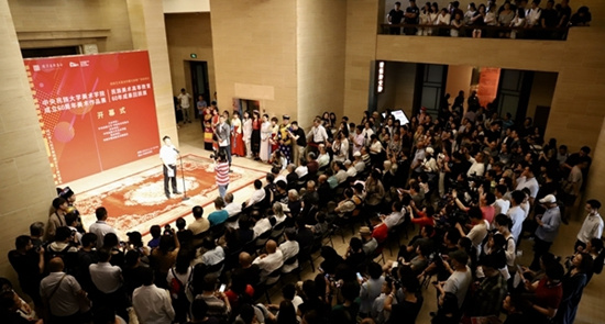 中央民族大学美术学院成立60周年作品展在中国美术馆举办