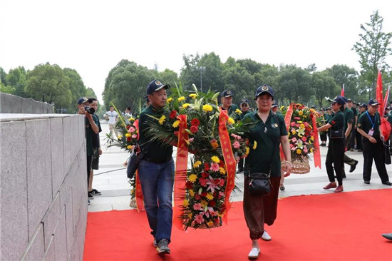 400余名革命后代齐聚渡江战役纪念馆开展纪念活动
