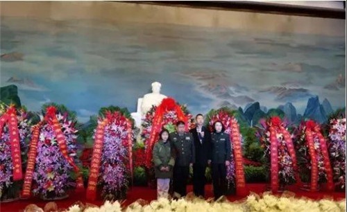 毛新宇接受专访：“希望东东参军，做主席事业的继承人。”