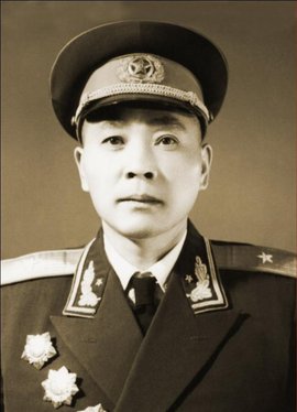 邓少东少将