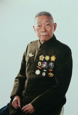 方子翼少将