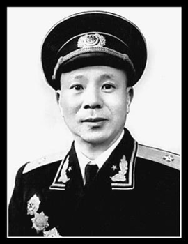 卢仁灿少将