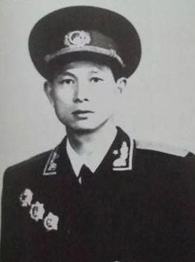 朱军少将