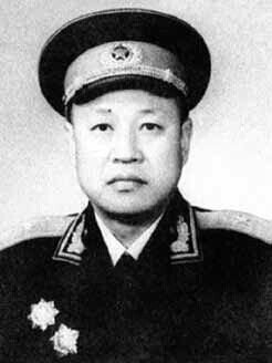 仲曦东少将