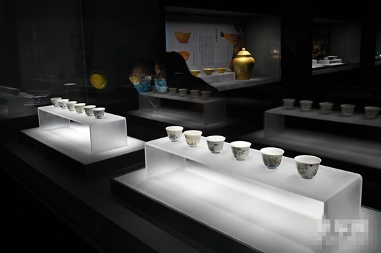 山东博物馆举行明清官窑瓷器展