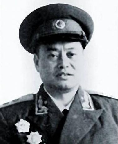 张百春少将