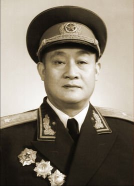 周纯麟少将