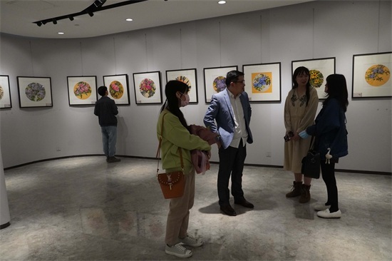 “花开时节“ 宋清水彩作品展在西安开幕